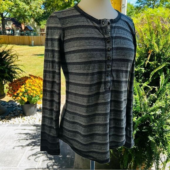 Lucky Brand T-shirt Long Sleeve Multi Design Black Gray & White size Large - Picture 2 of 8